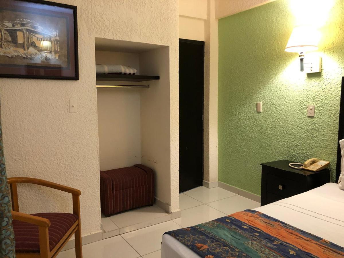 Hotel Francis Culiacan Bagian luar foto