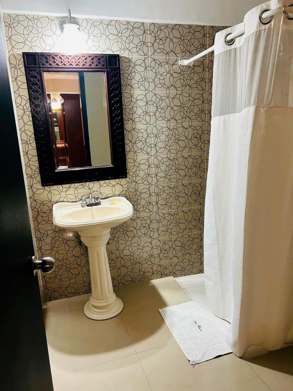 Hotel Francis Culiacan Bagian luar foto